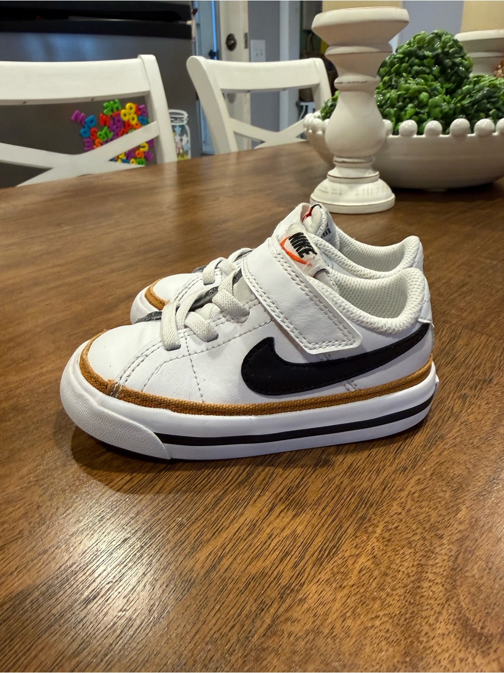 Nike White Kids Sneakers with Black Swoosh and Brown Accent - Picture 4 of 9